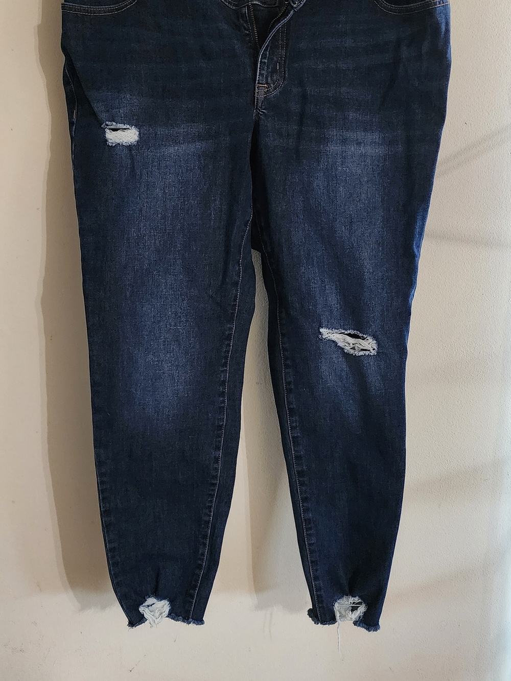 Lane Bryant Flex Magic Waistband High Rise Distressed Jegging Size 16